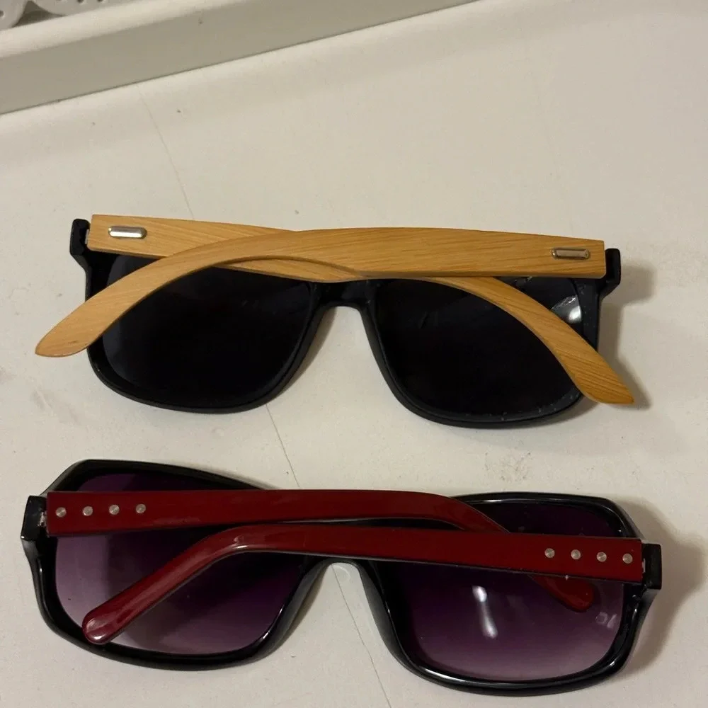 Two beautiful DOCKERS sunglasses in good condition